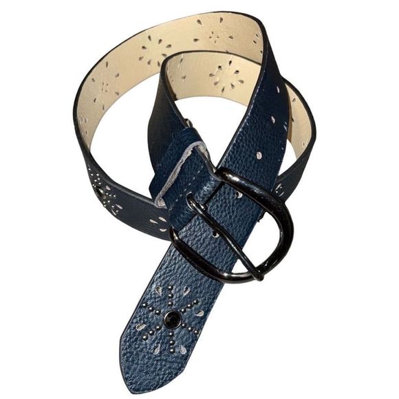 Hollywood Vegan Leather Studded Belt - Bid Now = Discounted Shipping - Picture 3 of 10